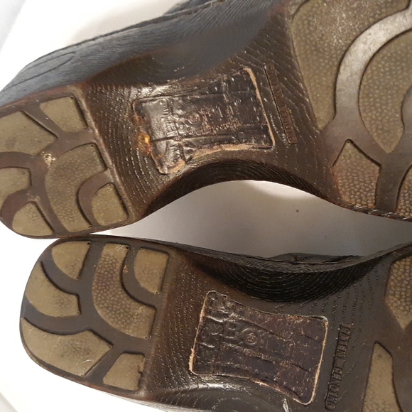 Born Clogs - Picture 7 of 10